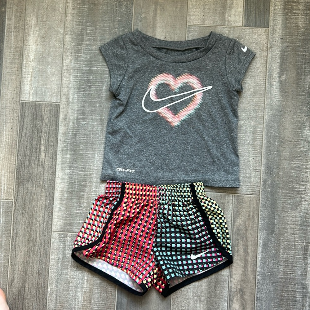 Nike dry fit set